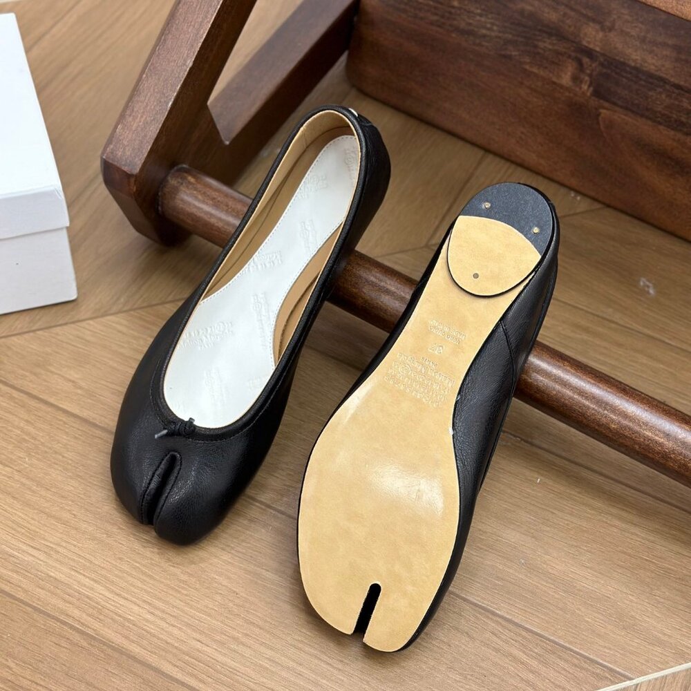 Maison Margiela Tabi Loafer | Black tabi - Picture 4 of 9